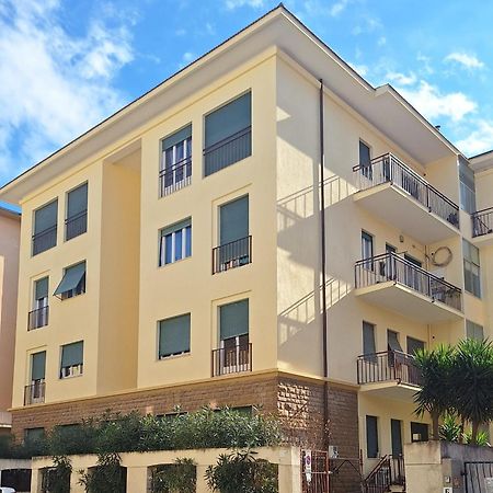 Faby & Fra Apartments Livorno Buitenkant foto