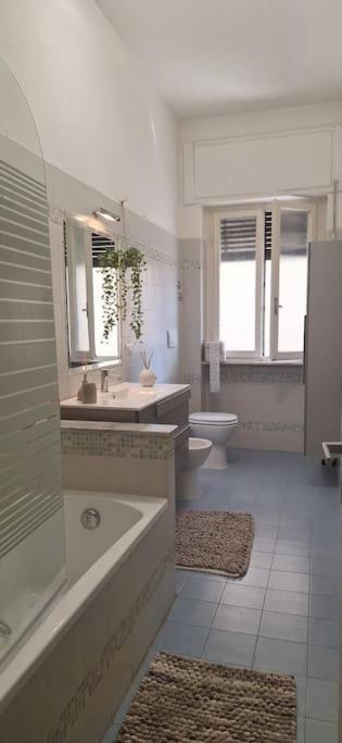 Faby & Fra Apartments Livorno Buitenkant foto
